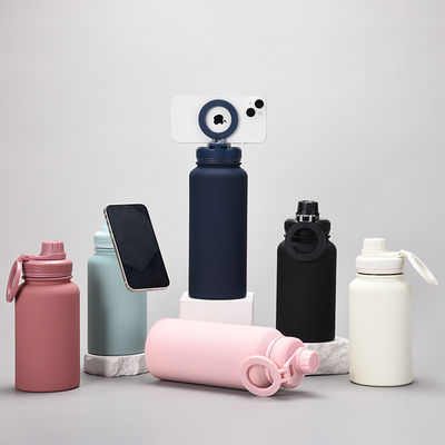 Esporte isolado garrafa de água de aço inoxidável com telefone celular montado suportar magnético sustentável