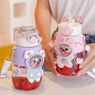 Garrafa de água para crianças desenho animado Cute Cup plástico com design portátil tipo palha