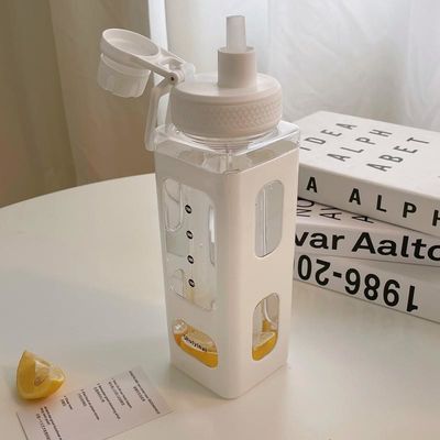 Garrafa de água Kawaii com autocolante 3D 700ml / 900ml de plástico de viagem Leite portátil