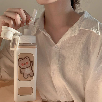 Garrafa de água Kawaii com autocolante 3D 700ml / 900ml de plástico de viagem Leite portátil