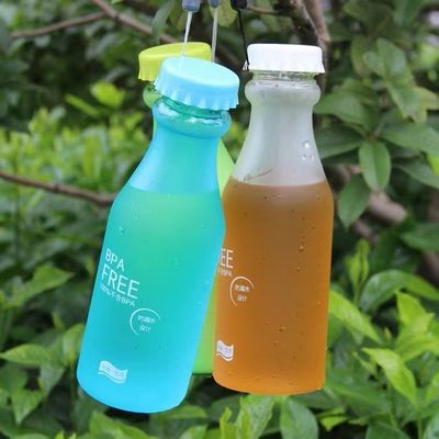 Garrafa de água livre de BPA de 550 ml, para crianças escolares.