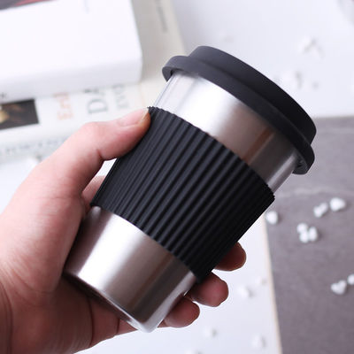 Taça de café de aço inoxidável personalizada 17oz Dupla parede 18/8 Tumbler com manga de silicone