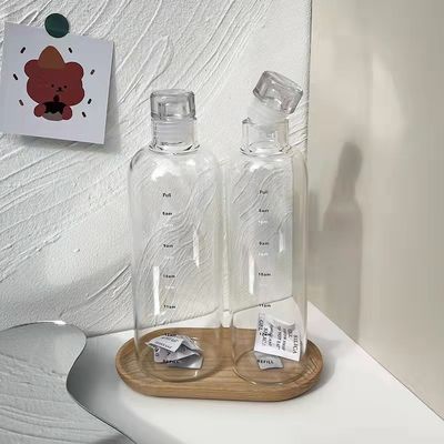 Estilo de design minimalista 500 ml de garrafa de água de borosilicato de vidro livre de BPA com marcador de tempo