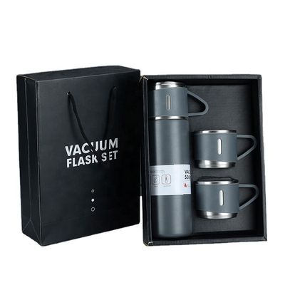 Viaje com estilo com este conjunto de garrafas de água de aço inoxidável