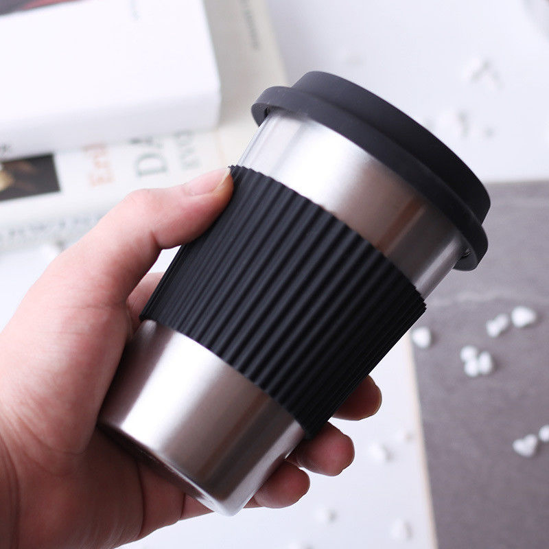 Taça de café de aço inoxidável personalizada 17oz Dupla parede 18/8 Tumbler com manga de silicone